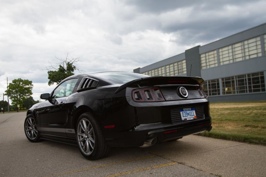  Ford Mustang RS by Roush 2012 года  (фото 11 из 32)